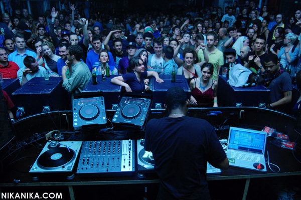 flying-lotus-viral-radio